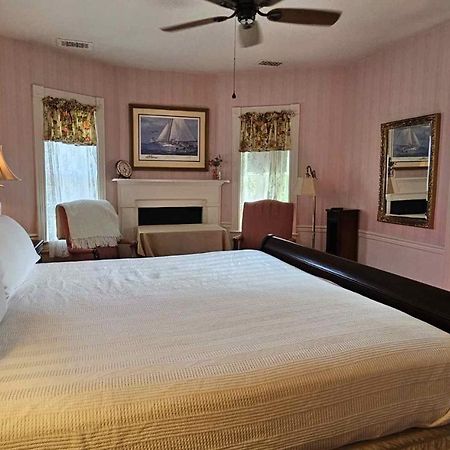 Parsonage Inn Bed And Breakfast Saint Michaels Exterior photo