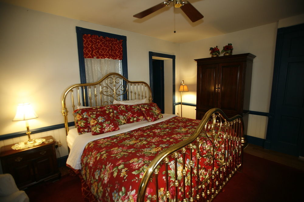 Parsonage Inn Bed And Breakfast Saint Michaels Exterior photo