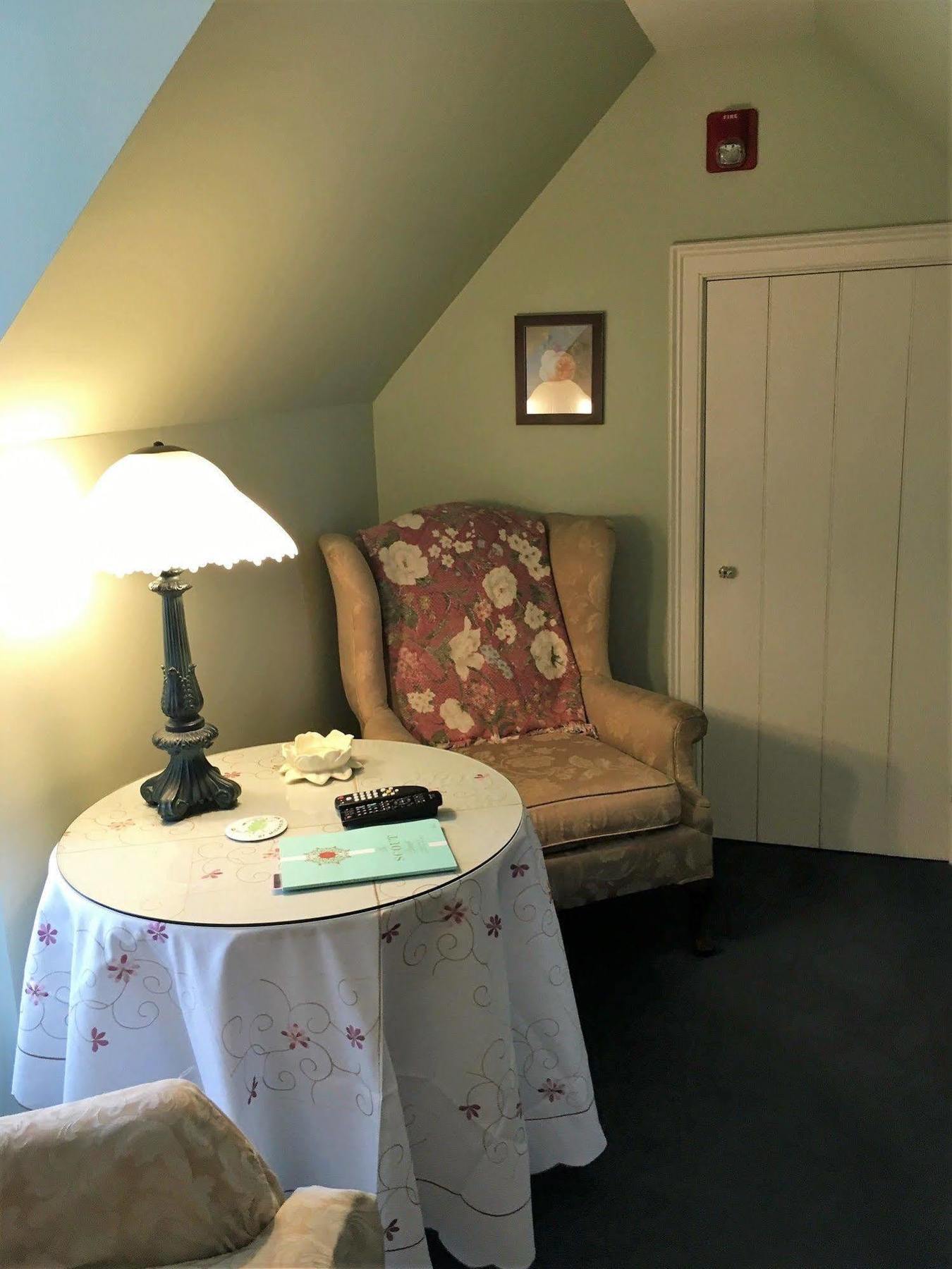 Parsonage Inn Bed And Breakfast Saint Michaels Exterior photo