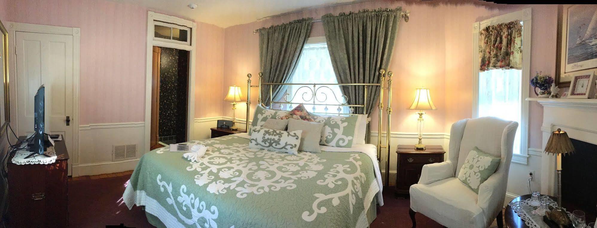 Parsonage Inn Bed And Breakfast Saint Michaels Exterior photo